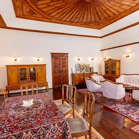 Velev House 3*