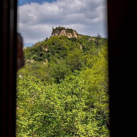 Velev House 3*