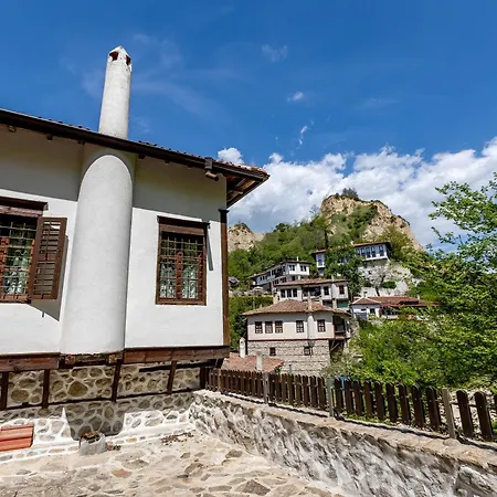 Velev House Bed & Breakfast 3*